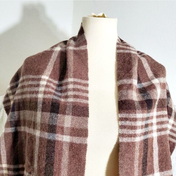 Lambwool 100% Pure Wool Brown Plaid Winter/Fall Scarf - Picture 4 of 6